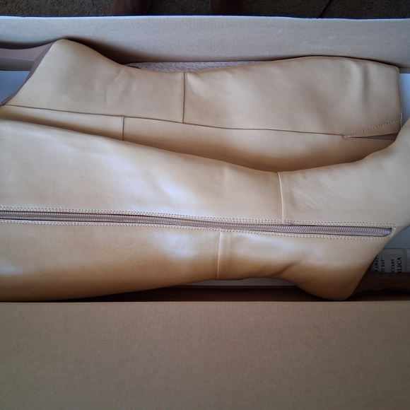 Candie's Victoria Dirty Blonde Heeled Boots - Picture 3 of 6